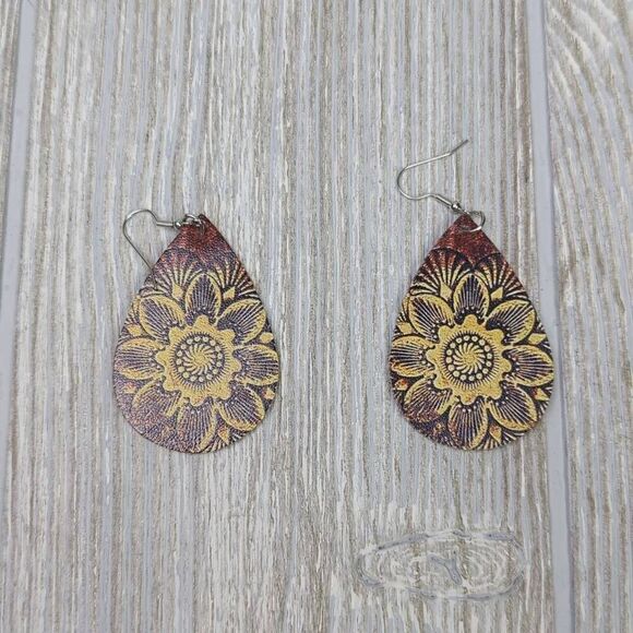 Womens Teardrop Floral Pattern Wire Dangle Earrings Purple Gold Color Boho - Picture 3 of 5